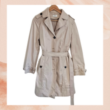 Cargue la imagen en el visor de la galería, Ann Taylor LOFT Tan Khaki Trench Coat (Pre-Loved) OS See Measurements