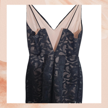 Laden Sie das Bild in den Galerie-Viewer. Black Mesh Lace Mini Party Dress (Pre-Loved) Medium
