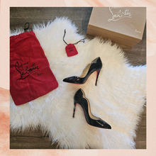 Carica l'immagine nel visualizzatore della galleria, Christian Louboutin Hot Chick Black Patent Leather Stiletto Pump Heels (Pre-Loved) Size 36/6