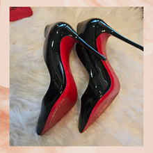 Carica l'immagine nel visualizzatore della galleria, Christian Louboutin Hot Chick Black Patent Leather Stiletto Pump Heels (Pre-Loved) Size 36/6