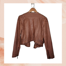 Chargez l'image dans la visionneuse de la galerie, Costa Blanca Brown Cropped Faux Leather Jacket (Pre-Loved) Medium
