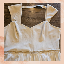 Carica l'immagine nel visualizzatore della galleria, Dress The Population Cream & White Sleeveless Chiffon Sweetheart Dress (Pre-Loved) XXL
