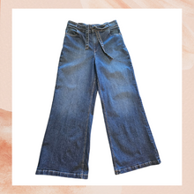 Load image into Gallery viewer, Express Dark Wash Wide Leg Super High-Rise Belted Jeans (Pre-Loved) Size 12R