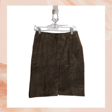 Carregue a imagem no visualizador da Galeria, Jennifer Moore Deep Olive Suede Pencil Skirt (Pre-Loved) Size 12
