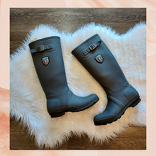 Carica l'immagine nel visualizzatore della galleria, Kamik Dark Gray Tall Rubber Rain Boots (Pre-Loved) Size 9