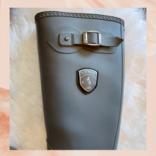 Carica l'immagine nel visualizzatore della galleria, Kamik Dark Gray Tall Rubber Rain Boots (Pre-Loved) Size 9