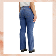 Carregue a imagem no visualizador da Galeria, Levi's Med Wash 415 Relaxed Bootcut Jeans (Pre-Loved) Size 20W