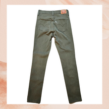 Carregue a imagem no visualizador da Galeria, Levi's Slimming Skinny Olive Green Jeans (Pre-Loved) Size 29