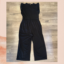 Cargue la imagen en el visor de la galería, Michael Kors Black Cap Sleeve Wide Leg Cropped Jumpsuit (Pre-Loved) Size Medium