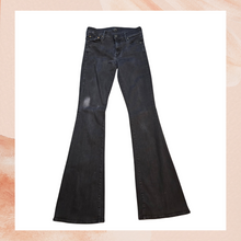 Cargue la imagen en el visor de la galería, Mother Black Distressed Mid-Rise Flare Leg Jeans (Pre-Loved) Size 27