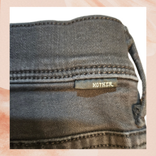 Cargue la imagen en el visor de la galería, Mother Black Distressed Mid-Rise Flare Leg Jeans (Pre-Loved) Size 27