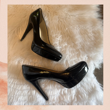 Carregue a imagem no visualizador da Galeria, Nine West Black Patent Leather Platform Heels (Pre-Loved) Size 9M