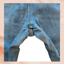 Carica l'immagine nel visualizzatore della galleria, Old Navy Light Wash Super Skinny High-Rise Jeans (Pre-Loved) 14L