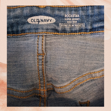 Carica l'immagine nel visualizzatore della galleria, Old Navy Light Wash Super Skinny High-Rise Jeans (Pre-Loved) 14L