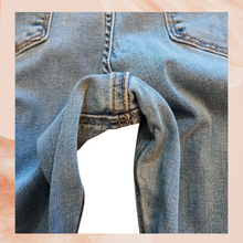 Chargez l'image dans la visionneuse de la galerie, Old Navy Lightwash Rockstar Skinny Jeggings (Pre-Loved) Size 14