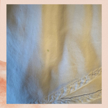 Carregue a imagem no visualizador da Galeria, Old Navy White Sheer Button-Down Sleeveless Blouse (Pre-Loved) Size Large