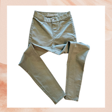 Carica l'immagine nel visualizzatore della galleria, Olive Green Super High-Rise Skinny Jeggings (Pre-Loved) Small