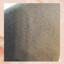 Carica l'immagine nel visualizzatore della galleria, Olive Green Super High-Rise Skinny Jeggings (Pre-Loved) Small