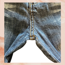 Carregue a imagem no visualizador da Galeria, Sweet Look Dark Wash Skinny Jeans NWOT Size 7 (Juniors)