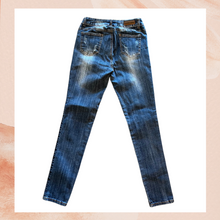 Carregue a imagem no visualizador da Galeria, Sweet Look Dark Wash Skinny Jeans NWOT Size 7 (Juniors)