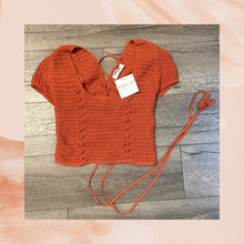 Laden Sie das Bild in den Galerie-Viewer. Threads Terracotta Knitted Cropped Short Sleeve Top (NWT) Size 00
