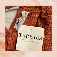 Laden Sie das Bild in den Galerie-Viewer. Threads Terracotta Knitted Cropped Short Sleeve Top (NWT) Size 00