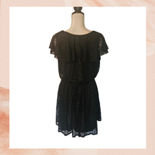 Carregue a imagem no visualizador da Galeria, Trixxi Black Layered Lace Fit & Flare Mini Dress (Pre-Loved) Size Large (Juniors)