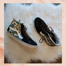 Carica l'immagine nel visualizzatore della galleria, Vans Sk8-Hi Shoe Hawaiian Graphic (Pre-Loved) 11.5