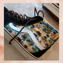 Carica l'immagine nel visualizzatore della galleria, Vans Sk8-Hi Shoe Hawaiian Graphic (Pre-Loved) 11.5