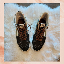 Carica l'immagine nel visualizzatore della galleria, Vans Sk8-Hi Shoe Hawaiian Graphic (Pre-Loved) 11.5