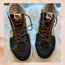 Carica l'immagine nel visualizzatore della galleria, Vans Sk8-Hi Shoe Hawaiian Graphic (Pre-Loved) 11.5