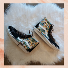Carica l'immagine nel visualizzatore della galleria, Vans Sk8-Hi Shoe Hawaiian Graphic (Pre-Loved) 11.5