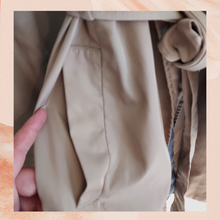 Cargue la imagen en el visor de la galería, Zara Basic Khaki Color Lined Waist-Tie Trench Jacket (Pre-Loved) XS