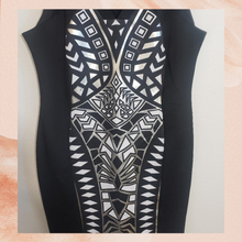 Carregue a imagem no visualizador da Galeria, NWOT Black Metallic Geometric Front Sleeveless Dress XL