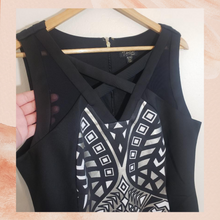 Carregue a imagem no visualizador da Galeria, NWOT Black Metallic Geometric Front Sleeveless Dress XL
