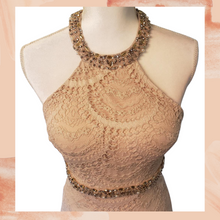 Carregue a imagem no visualizador da Galeria, Cream Lace High Neck Full Length Formal Prom Dress Size 5 (Pre-Loved)