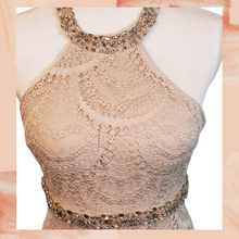 Carregue a imagem no visualizador da Galeria, Cream Lace High Neck Full Length Formal Prom Dress Size 5 (Pre-Loved)