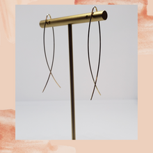 Carregue a imagem no visualizador da Galeria, <transcy>Brinco de gancho "Faith In Love"</transcy>