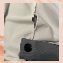 Carregue a imagem no visualizador da Galeria, Gray Pleated Mini Skirt (Pre-Loved) W33