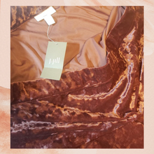 Load image into Gallery viewer, J. Jill Pinot Crushed Velvet Midi Skirt Petite Large
