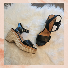 Carregue a imagem no visualizador da Galeria, A.n.a Black Espadrilles Platform Sandals (Pre-Loved) Size 6
