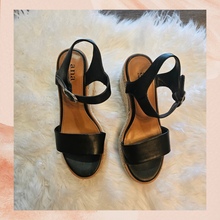 Carregue a imagem no visualizador da Galeria, A.n.a Black Espadrilles Platform Sandals (Pre-Loved) Size 6
