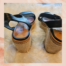 Carregue a imagem no visualizador da Galeria, A.n.a Black Espadrilles Platform Sandals (Pre-Loved) Size 6
