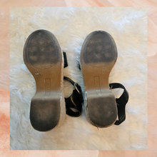 Carregue a imagem no visualizador da Galeria, A.n.a Black Espadrilles Platform Sandals (Pre-Loved) Size 6
