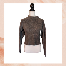 Laden Sie das Bild in den Galerie-Viewer. ASTR the label Gray Cable Thick Knit Sweater (Pre-loved) Small
