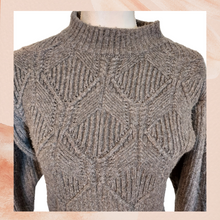 Load image into Gallery viewer, ASTR the label Gray Cable Thick Knit Sweater (Pre-loved) Small
