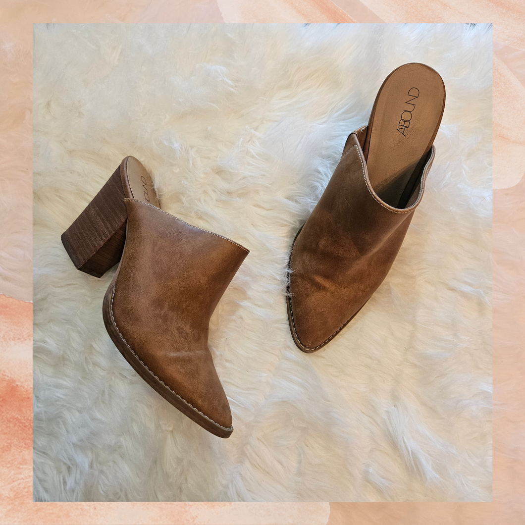 Abound Camel Tan Block Heel Slip-On Mule (Pre-Loved) Size 7M