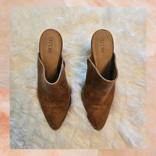 Carregue a imagem no visualizador da Galeria, Abound Camel Tan Block Heel Slip-On Mule (Pre-Loved) Size 7M
