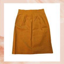 Carica l&#39;immagine nel visualizzatore della galleria, Adolfo International Gold Brown Linen Pencil Skirt (Pre-Loved) Size 8
