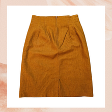 Carregue a imagem no visualizador da Galeria, Adolfo International Gold Brown Linen Pencil Skirt (Pre-Loved) Size 8
